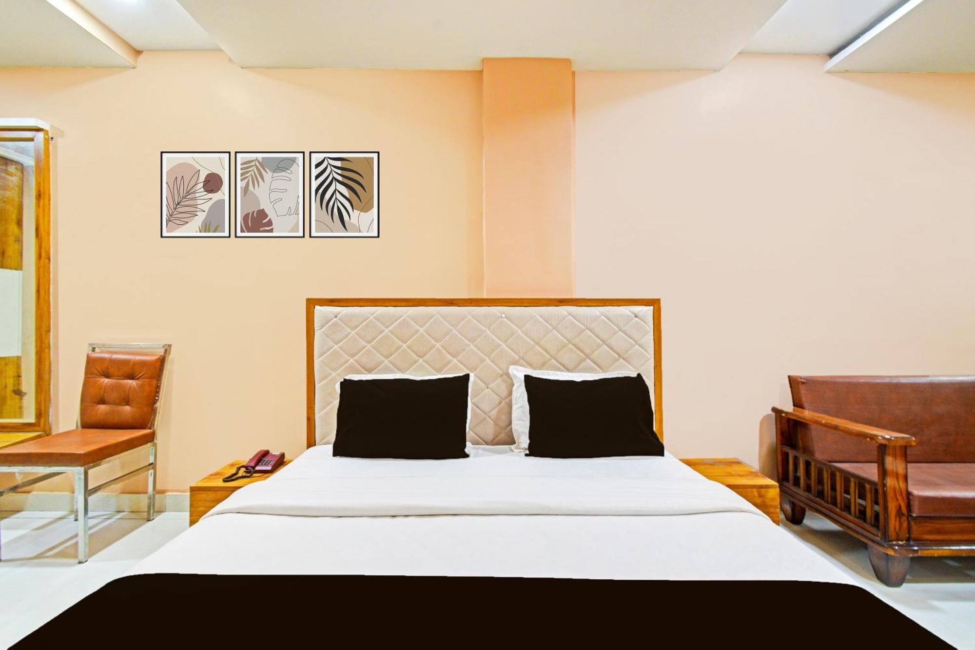 Super Townhouse Mancherial Hotel Mancherāl Екстериор снимка