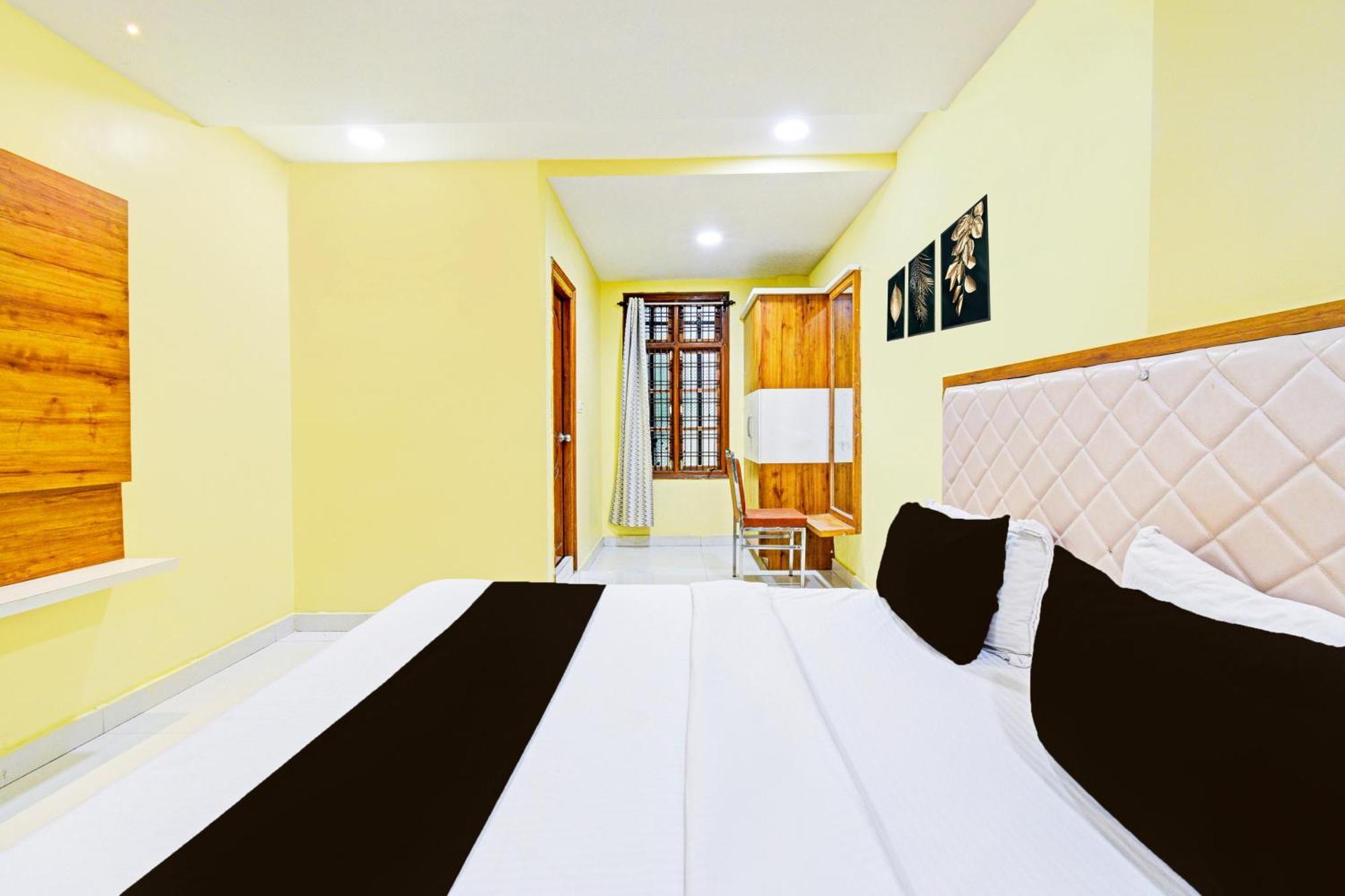 Super Townhouse Mancherial Hotel Mancherāl Екстериор снимка