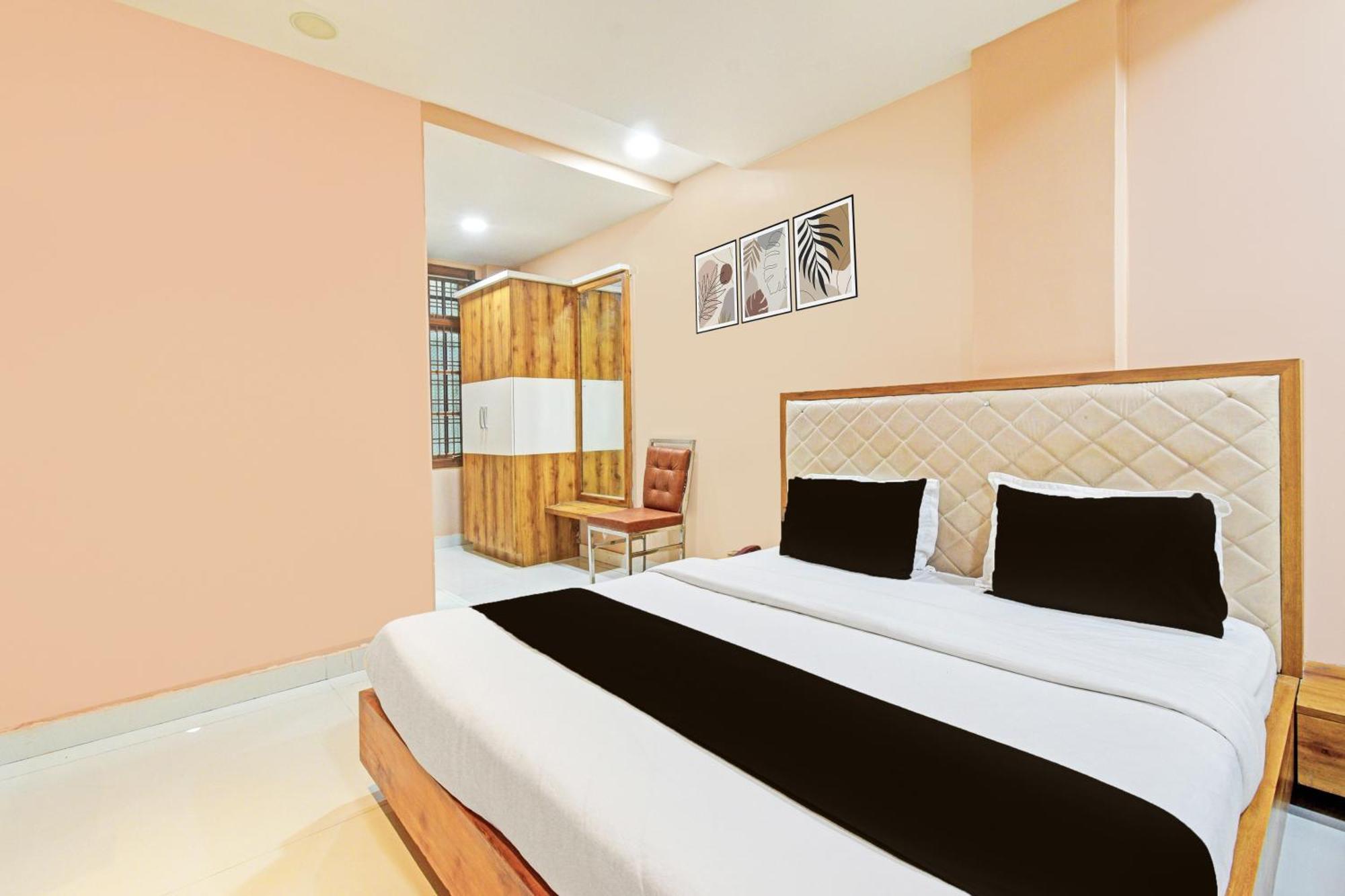 Super Townhouse Mancherial Hotel Mancherāl Екстериор снимка